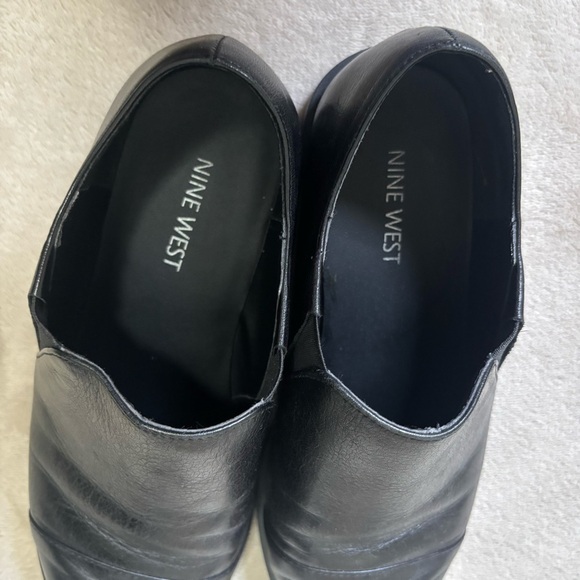 Nine West Woman’s Black Leather Slip-On Shoes Size 7M - Picture 5 of 7